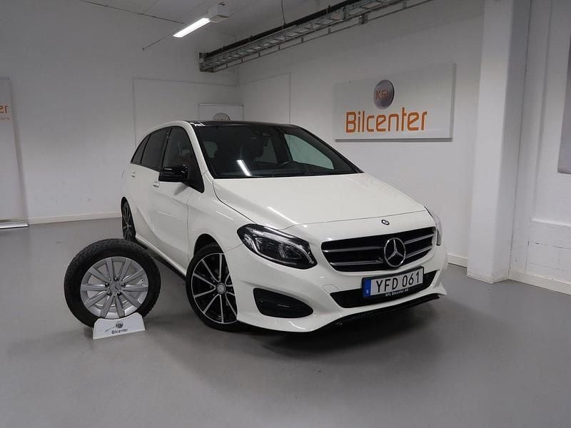 Vit Begagnad 2016 Mercedes B180 Urban Minibuss | 177 900 kr (Lite dyr) - Bild 1/3