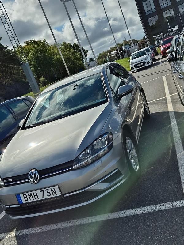 Begagnad 2019 VW Golf VII Halvkombi | 137 000 kr (Marknadspris) - Bild 1/4