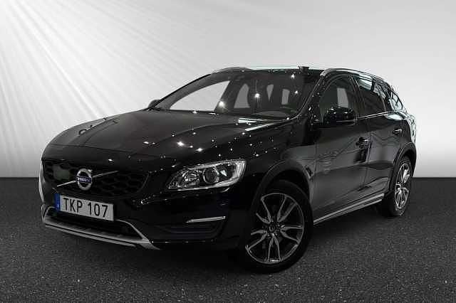 Svart Begagnad 2018 Volvo V60 CC Standard Kombi | 234 900 kr (Bra pris) - Bild 1/3