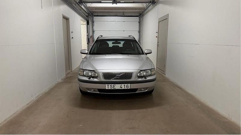 Begagnad 2003 Volvo V70 Kombi | 24 995 kr (Lite dyr) - Bild 1/4