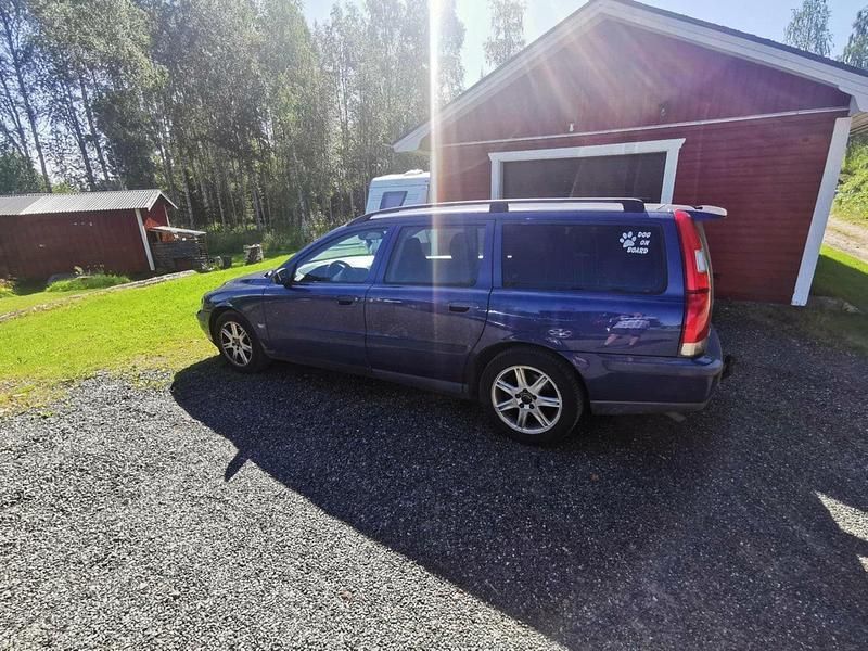 Blå Begagnad 2004 Volvo V70 Kombi | 15 000 kr (Bra pris) - Bild 1/4