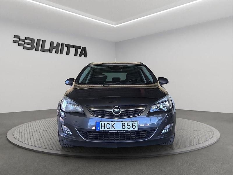 Grå Begagnad 2012 Opel Astra Enjoy Kombi | 74 000 kr (Marknadspris) - Bild 1/4