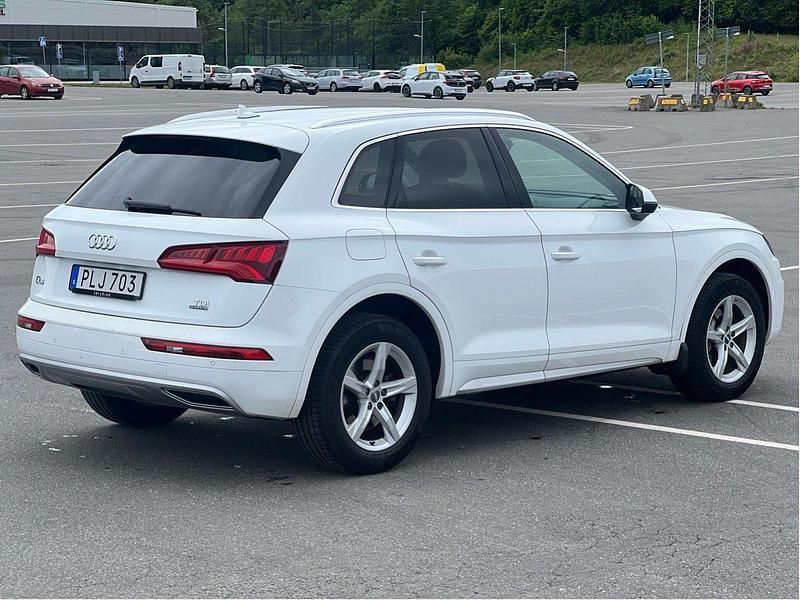 Vit Begagnad 2017 Audi Q5 SUV | 234 900 kr (Marknadspris) - Bild 1/4