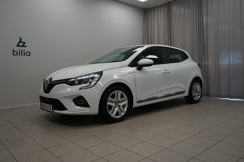 Vit Begagnad 2022 Renault Clio V Zen Halvkombi | 149 900 kr (Marknadspris) - Bild 1/3