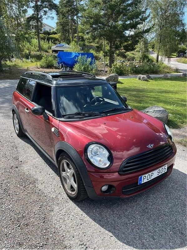 Röd Begagnad 2010 Mini Cooper D Clubman Pepper Kombi | 90 000 kr (Lite dyr) - Bild 1/4