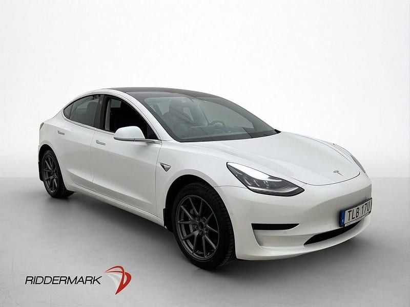 Begagnad Tesla Model 3 Standard Range Plus 239 kW (325 HK) 2019 Vit Sedan