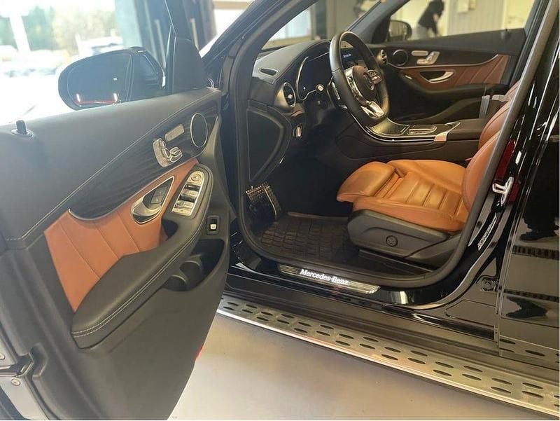 Metallic Begagnad 2022 Mercedes GLC300 AMG Sportkupé | 615 000 kr (Dyr) - Bild 1/4