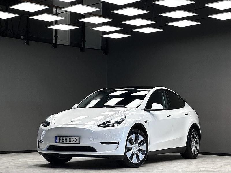 Vit Begagnad 2022 Tesla Model Y Long Range SUV | 379 900 kr - Bild 1/3