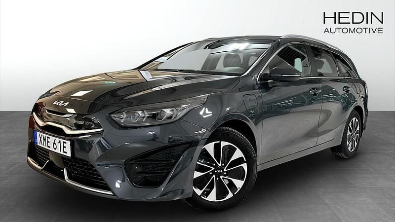 Grå (grey) Begagnad 2022 Kia Ceed Sportswagon Advance Kombi | 239 900 kr (Marknadspris) - Bild 1/4
