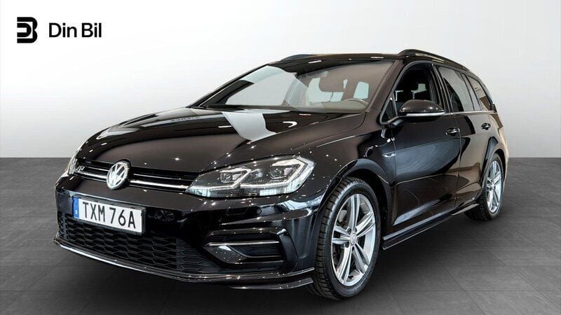Svart (deep black pearl) Begagnad 2020 VW Golf VII R-line Kombi | 239 000 kr (Lite dyr) - Bild 1/4