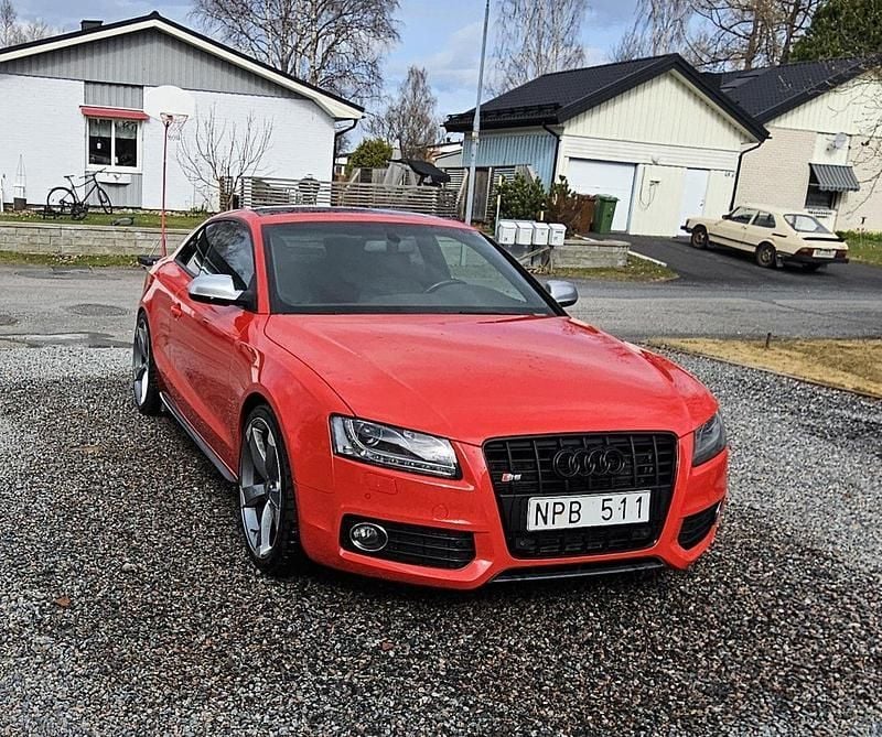 Röd Begagnad 2010 Audi A5 S-Line Sportkupé | 119 000 kr (Marknadspris) - Bild 1/4