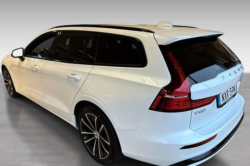 Ny Volvo V60 Plus 2026 Vit Kombi