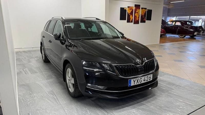 Begagnad Skoda Octavia Style 150 HK (110 kW) 2017 Svart Kombi