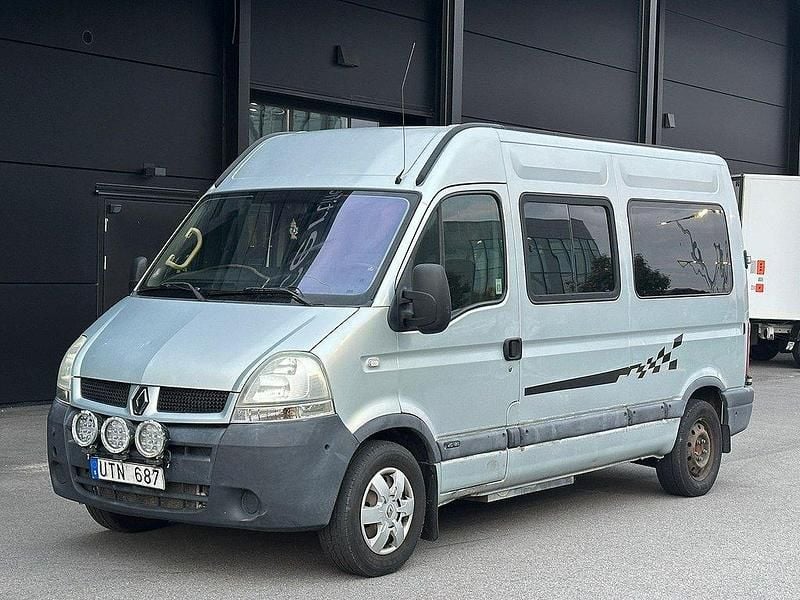 Silver Begagnad 2004 Renault Master Van | 45 500 kr (Bra pris) - Bild 1/4