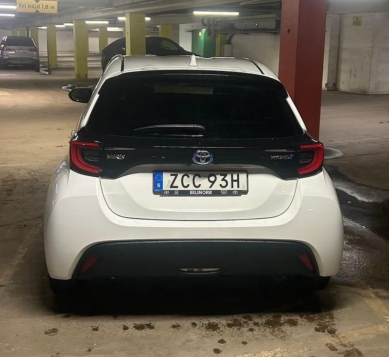 Begagnad Toyota Yaris Hybrid Active 116 HK (85 kW) 2020
