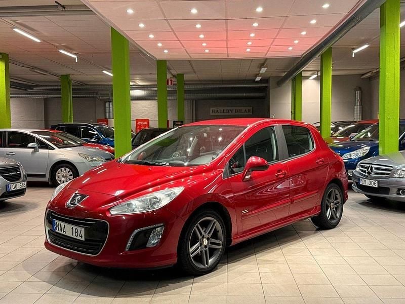 Röd Begagnad 2012 Peugeot 308 Halvkombi | 49 900 kr (Marknadspris) - Bild 1/4