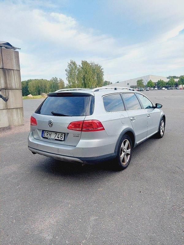 Silver Begagnad 2014 VW Passat Alltrack Kombi | 85 000 kr (Marknadspris) - Bild 1/4