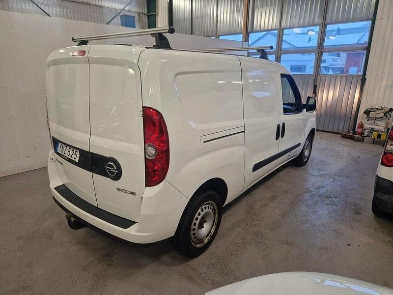 Begagnad Opel Combo 95 HK (69 kW) 2018 Vit Minibuss