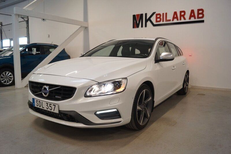 Vit Begagnad 2013 Volvo V60 R-Design Kombi | 184 900 kr (Dyr) - Bild 1/4