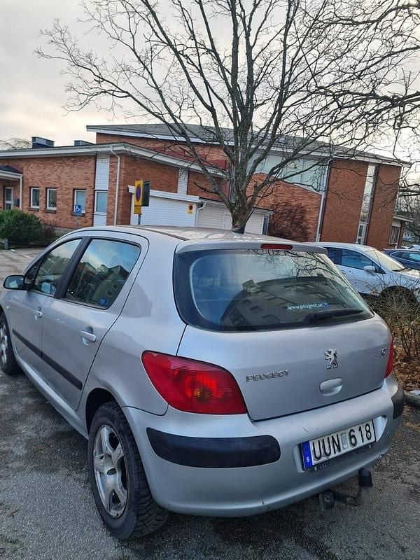 Begagnad Peugeot 307 109 HK (80 kW) 2004 Halvkombi