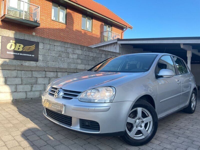 Silver Begagnad 2008 VW Golf Trendline Halvkombi | 33 900 kr (Marknadspris) - Bild 1/4