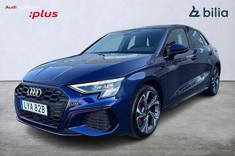 Blå Begagnad 2021 Audi A3 Sportback e-tron S-Line Sedan | 308 500 kr (Lite dyr) - Bild 1/4