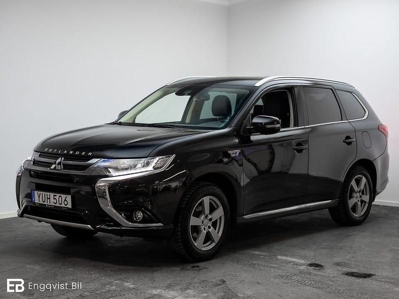 Svart Begagnad 2018 Mitsubishi Outlander SUV | 154 900 kr (Marknadspris) - Bild 1/4