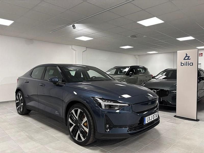 Mörkblå Begagnad 2024 Polestar 2 Performance Halvkombi | 599 900 kr - Bild 1/3