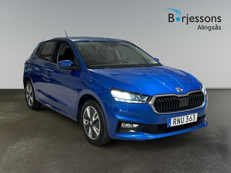 Blå Begagnad 2022 Skoda Fabia Style Halvkombi | 199 900 kr (Marknadspris) - Bild 1/4