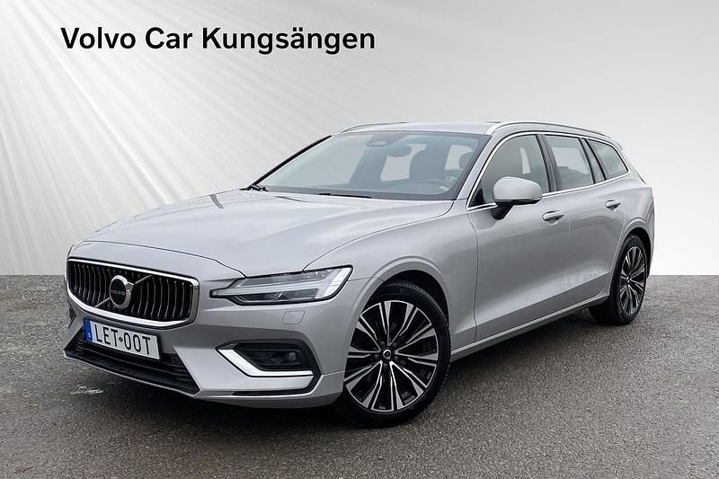 Begagnad Volvo V60 Plus 200 HK (147 kW) 2022 Silver Kombi