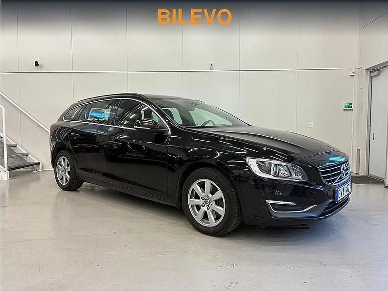 Svart Begagnad 2013 Volvo V60 Momentum Kombi | 177 900 kr (Marknadspris) - Bild 1/4