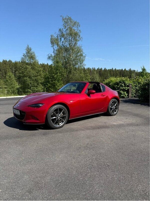 Röd Begagnad 2018 Mazda MX5 Cab | 225 000 kr (Marknadspris) - Bild 1/4
