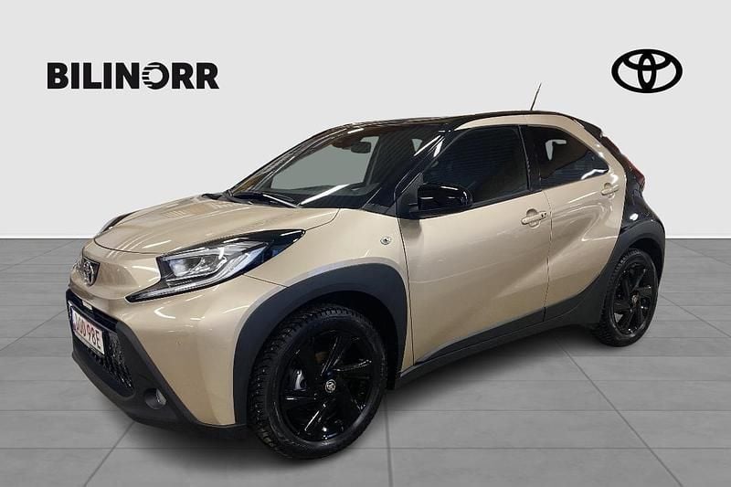Ljusbrun Begagnad 2024 Toyota Aygo X Pulse SUV | 229 900 kr (Lite dyr) - Bild 1/4