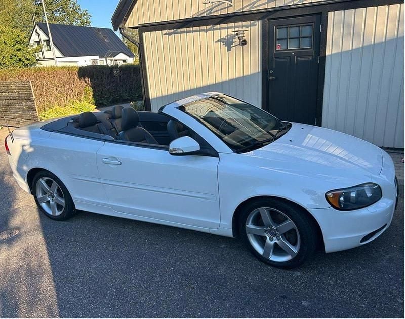 Vit Begagnad 2010 Volvo C70 Summum Cab | 135 000 kr (Bra pris) - Bild 1/4