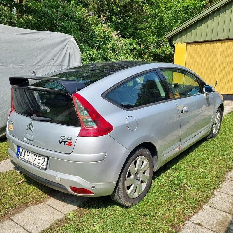Silver Begagnad 2005 Citroën C4 Sportkupé | 100 000 kr - Bild 1/2