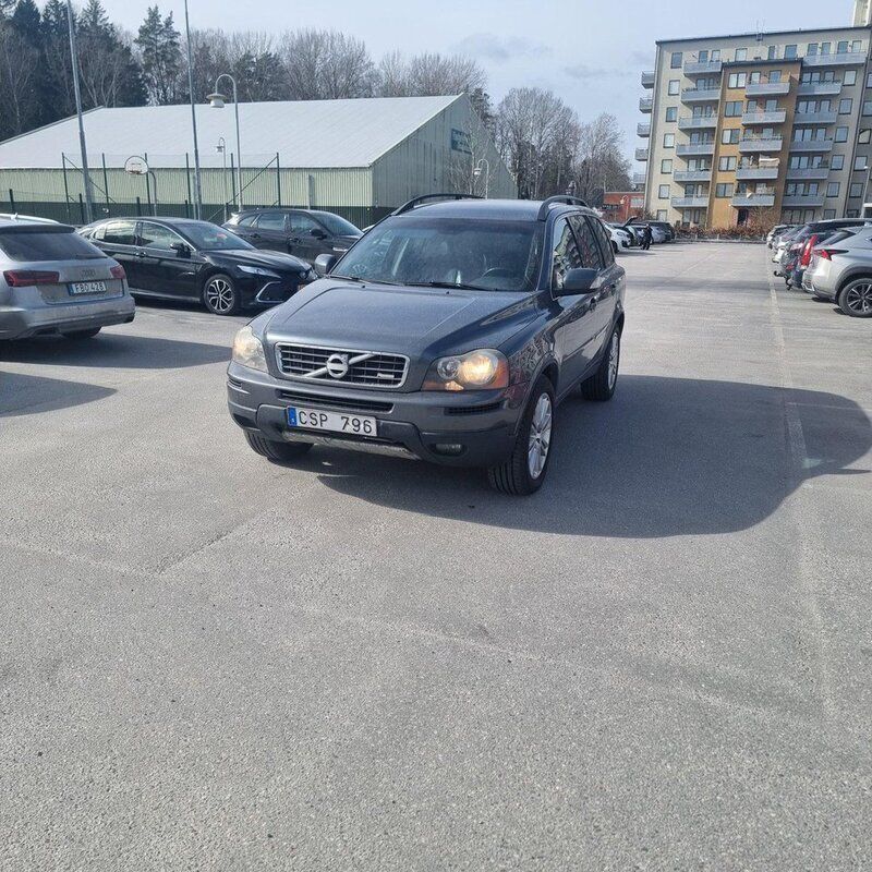 Grå Begagnad 2008 Volvo XC90 Momentum SUV | 65 000 kr (Marknadspris) - Bild 1/4