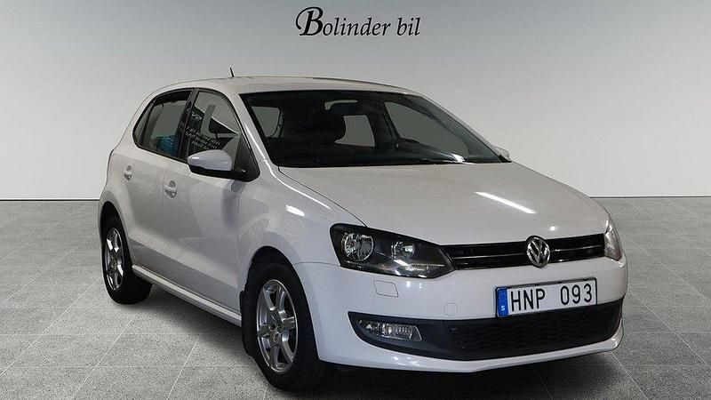 Vit Begagnad 2012 VW Polo Halvkombi | 59 800 kr (Marknadspris) - Bild 1/4