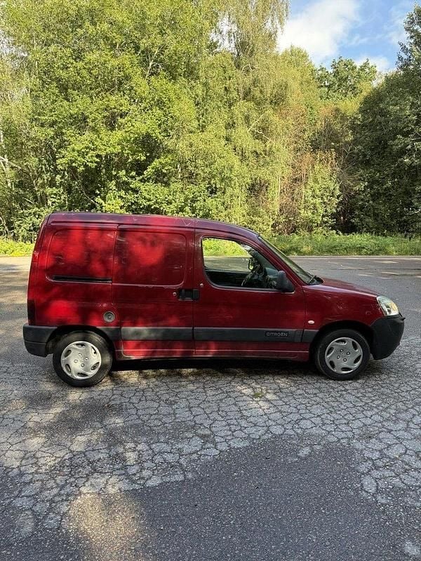 Röd Begagnad 2006 Citroën Berlingo Minibuss | 16 000 kr (Superpris) - Bild 1/4