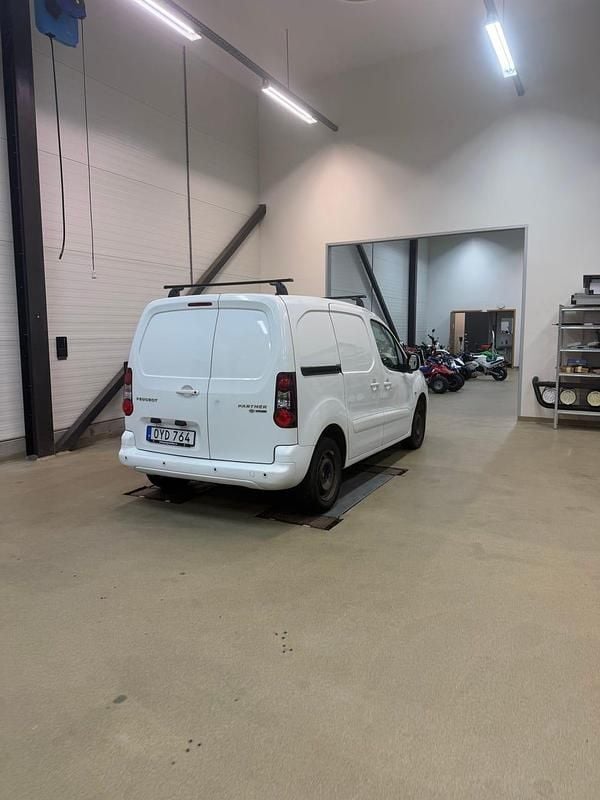 Begagnad 2015 Peugeot Partner Minibuss | 58 000 kr (Marknadspris) - Bild 1/4