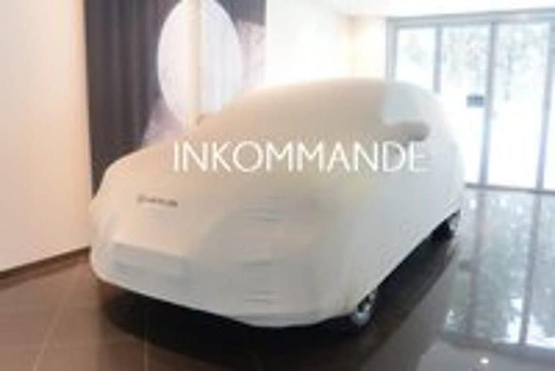 Grå Begagnad 2025 Lexus LBX SUV | 369 000 kr (Marknadspris) - Bild 1/1