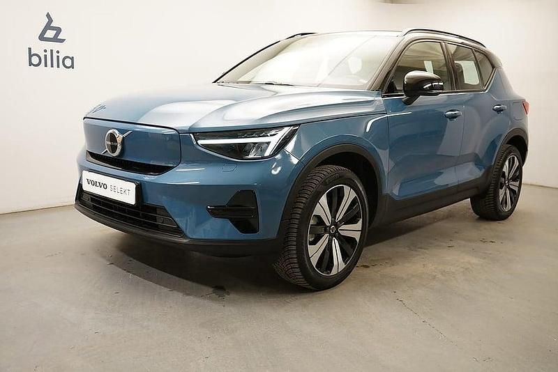 Begagnad Volvo XC40 Core 185 kW (252 HK) 2022 Blå SUV