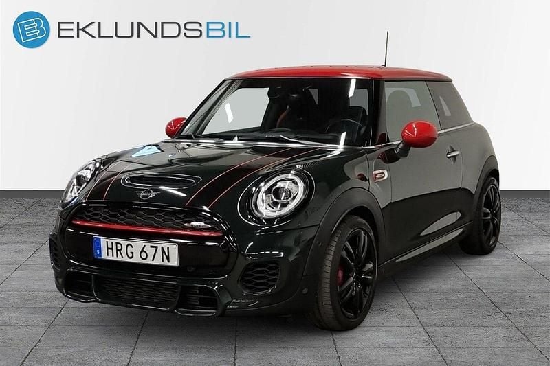 Grön Begagnad 2019 Mini John Cooper Works Chili Halvkombi | 289 900 kr (Marknadspris) - Bild 1/4