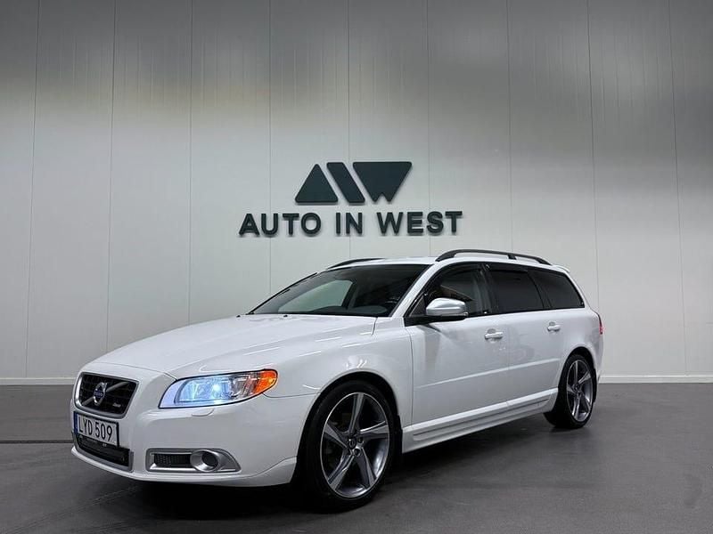 Begagnad Volvo V70 R-Design 180 HK (132 kW) 2012 Vit Kombi