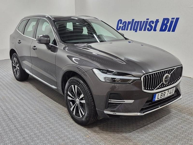 Begagnad Volvo XC60 Core 253 HK (186 kW) 2025 Platinumgrå metallic SUV