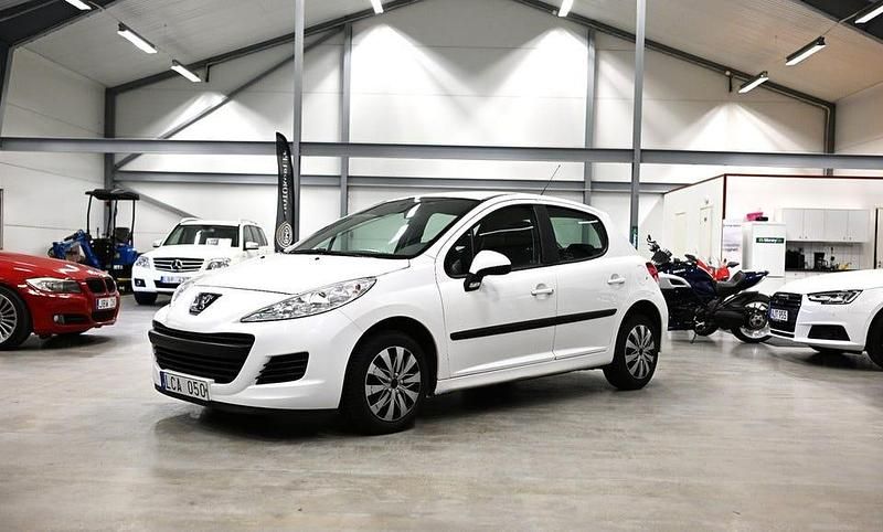 Begagnad Peugeot 207 95 HK (69 kW) 2010 Vit Halvkombi