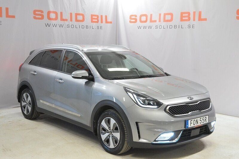 Grå Begagnad 2019 Kia Niro 2 SUV | 208 800 kr (Marknadspris) - Bild 1/4