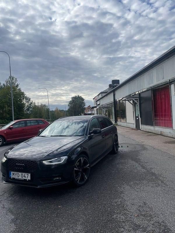 Begagnad Audi A4 177 HK (130 kW) 2012 Svart Kombi