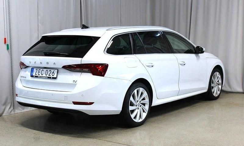 Begagnad Skoda Octavia Style 204 HK (150 kW) 2021 Vit Kombi