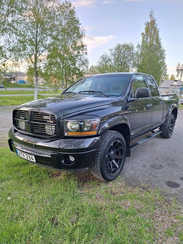 Svart Begagnad 2006 Dodge Ram Pickup | 159 000 kr (Marknadspris) - Bild 1/4