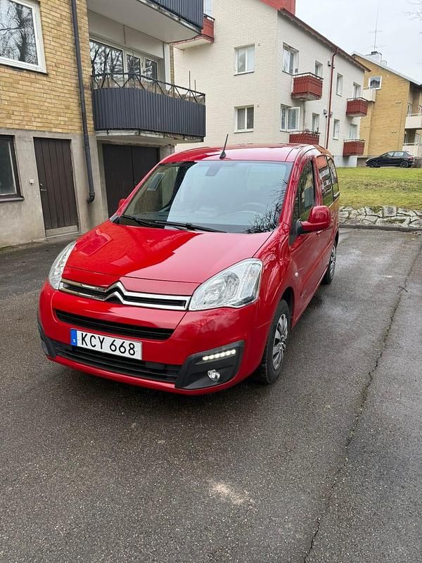 Begagnad Citroën Berlingo 99 HK (72 kW) 2015 Minibuss